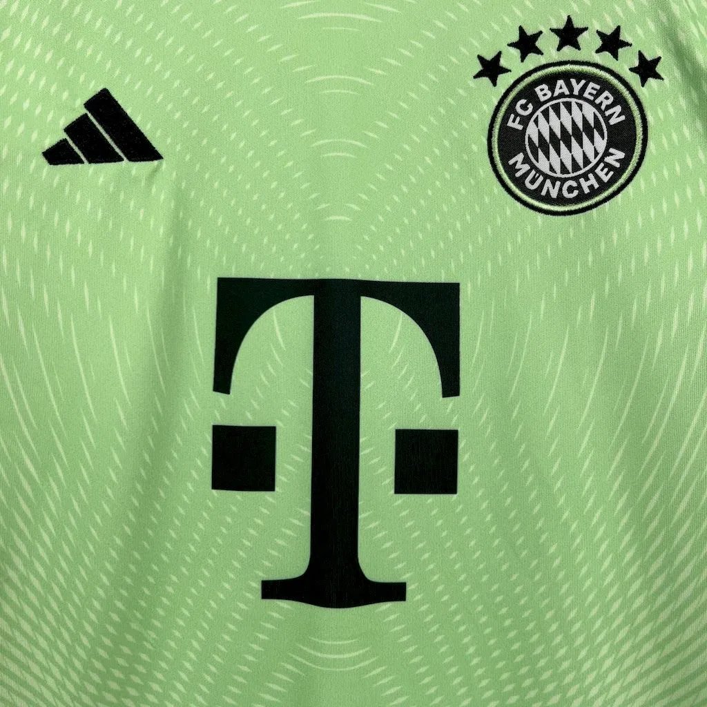 Bayern Munich Green Goalkeeper Kids Kit Jerseys+Shorts 2025/26