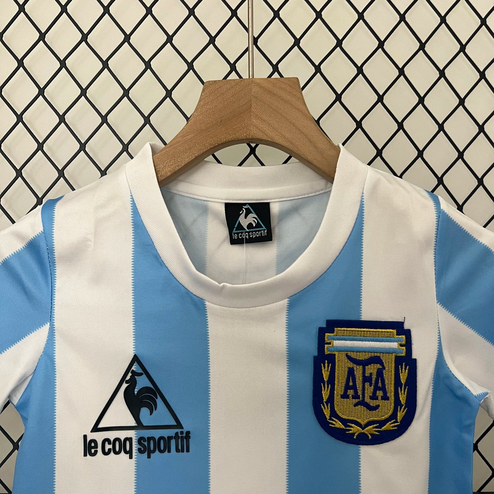 a722126b6da26c05d1290a22c0da5532beadf0b4 Argentina Retro Home Soccer Uniform Kids Kit Jersey+Shorts 1986